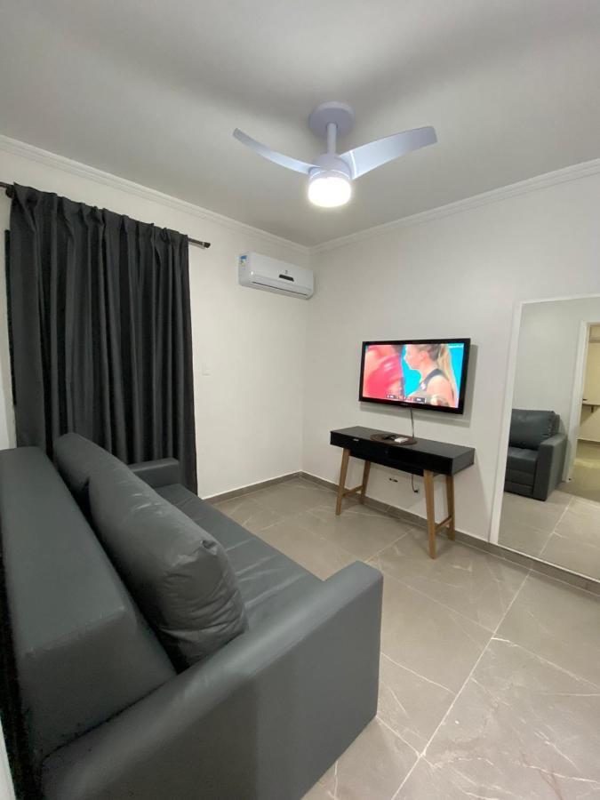 FLAT - acomoda até 4 hóspedes - Bairro do Gonzaga - Santos SP Exterior foto